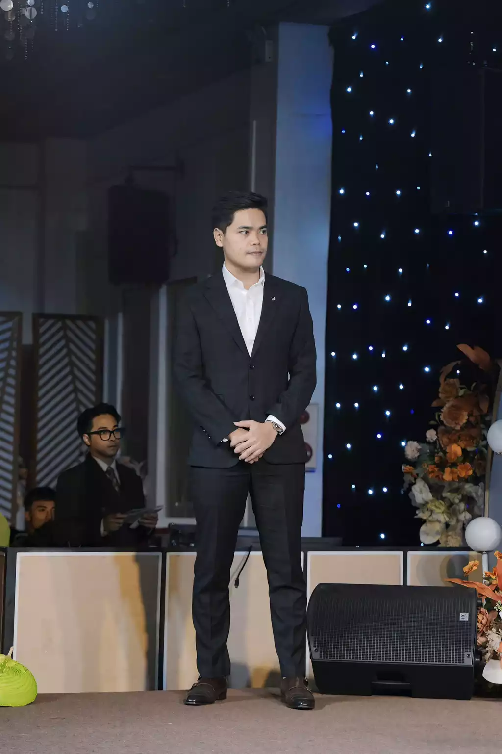 Sando Triệu, Founder of Sando Investment, speaking on stage